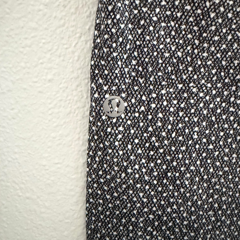 Lululemon Fast and Free in frozen frizz white black Size 4 7/8 legging Nulux EUC - Picture 11 of 17